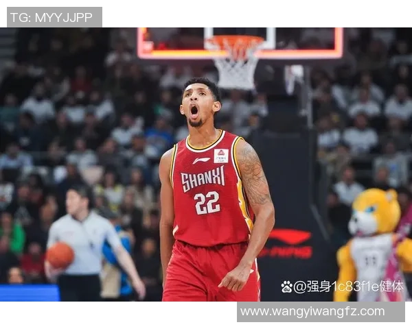 雷霆与开拓者激战四月十七场面火热精彩纷呈篮球迷热情高涨